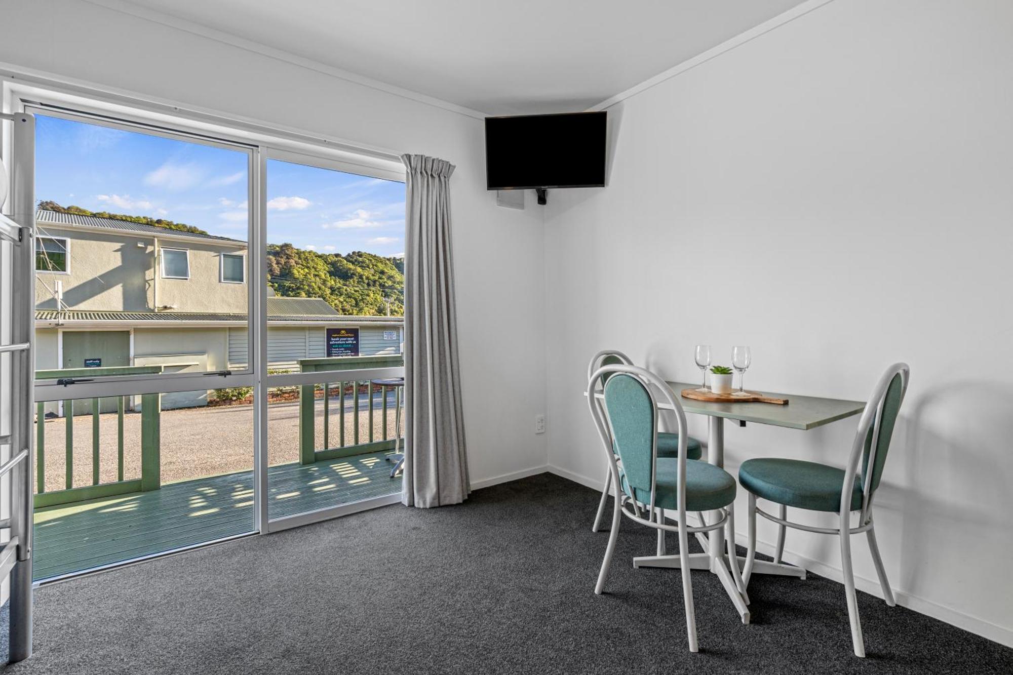 Tasman Holiday Parks Picton Zewnętrze zdjęcie A typical studio apartment
